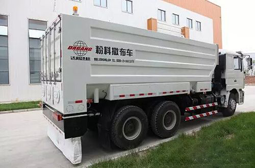瀝青水泥撒布車(chē)使用在哪些場(chǎng)所？